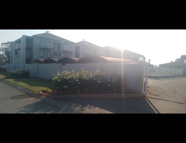 2 BEDROOM APARTMENT FOR SALE IN BRAKPAN NORTH
